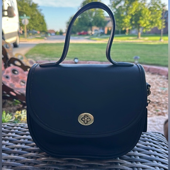 Coach Handbags - Coach Bella Court vintage bag